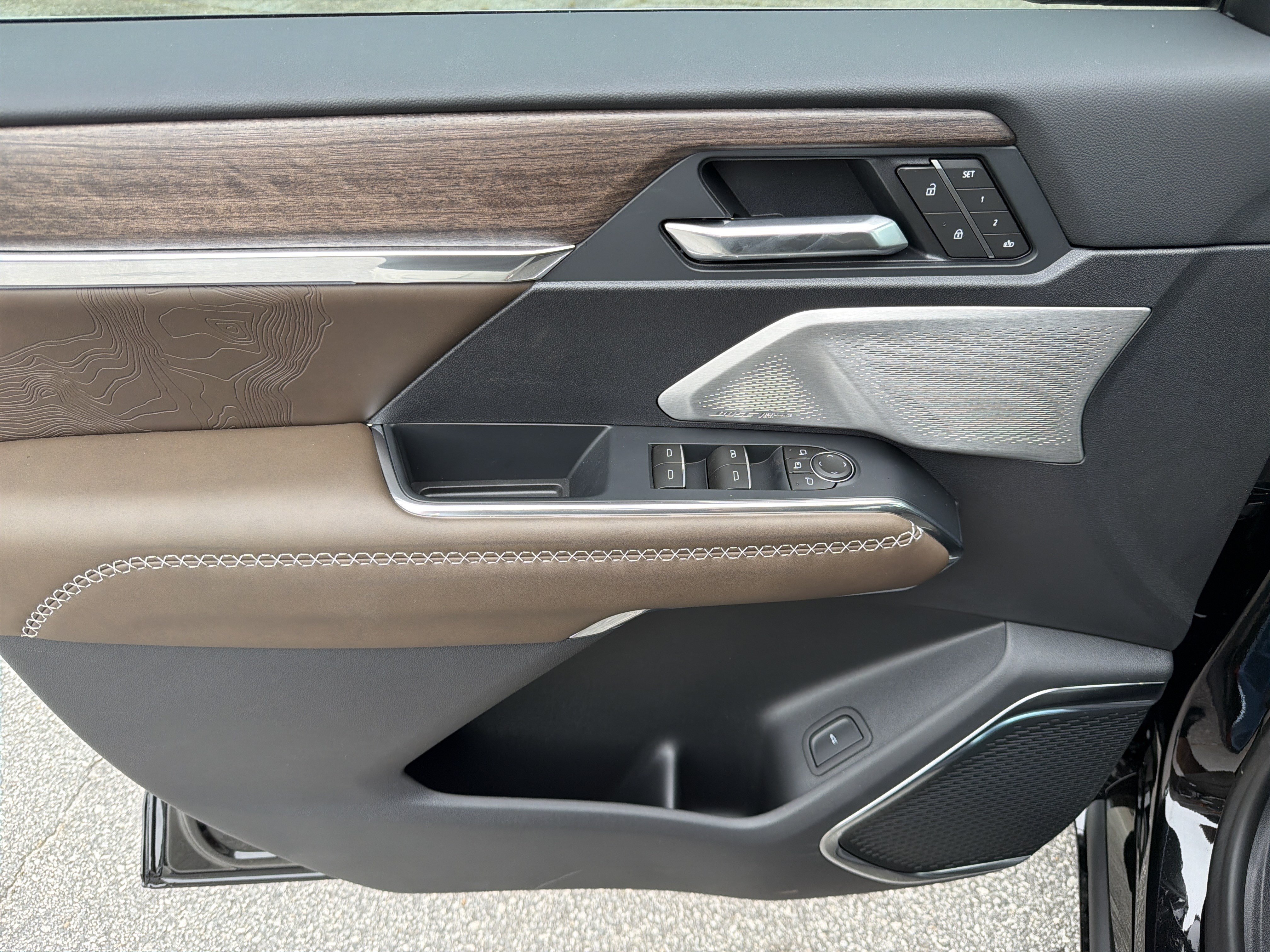2026 GMC Acadia Denali Ultimate - Photo 10