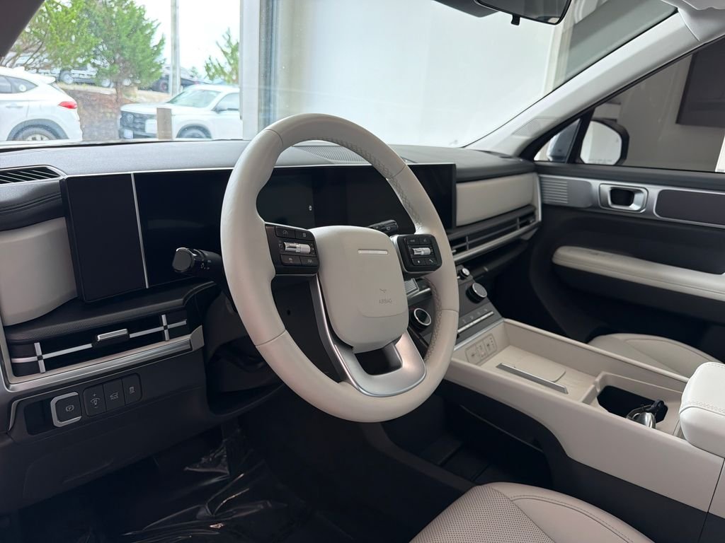Used 2025 Hampton Gray Hyundai SEL image 15