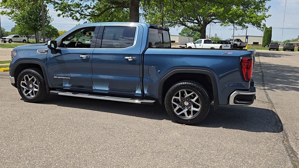 Used 2024 Downpour Metallic GMC SLT image 29