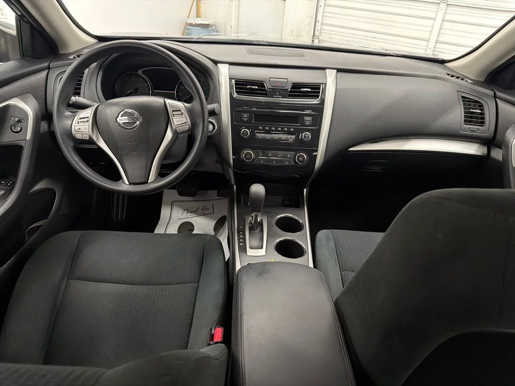 Used 2015 Blue Nissan 2.5 S image 22