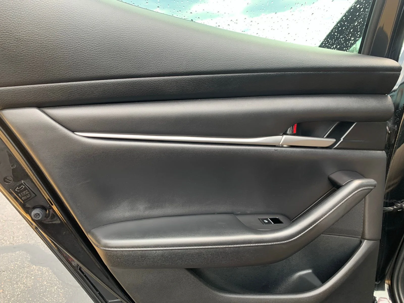 Used 2021 Black Mazda Select image 18