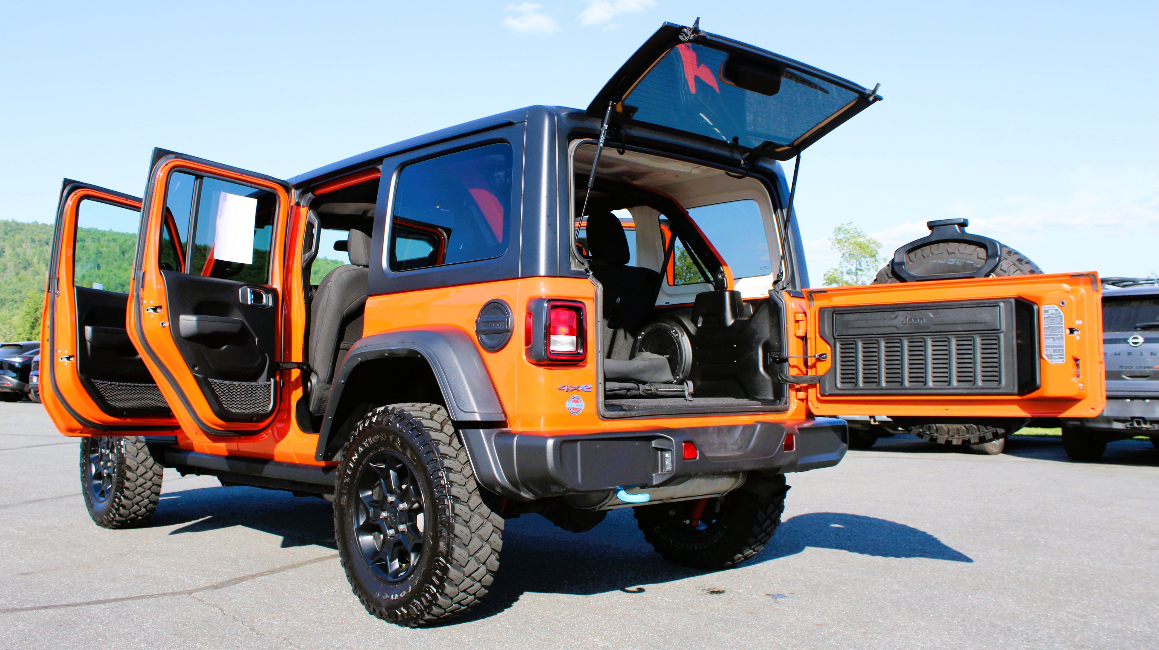 Used 2023 Punkn Metallic Clearcoat Jeep  image 16