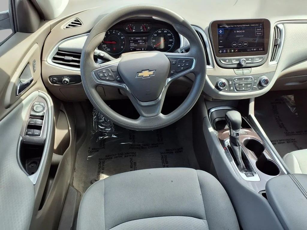 Used 2024 White Chevrolet LT image 4