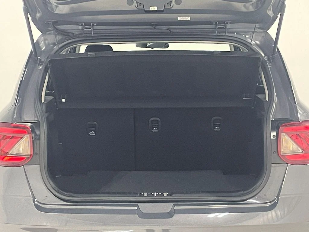 Used 2023 Gray Hyundai SEL image 3