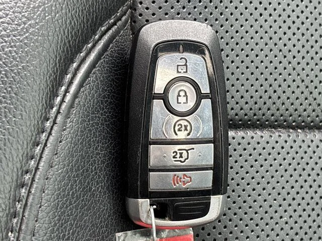 Used 2018 Silver Ford XLT image 45