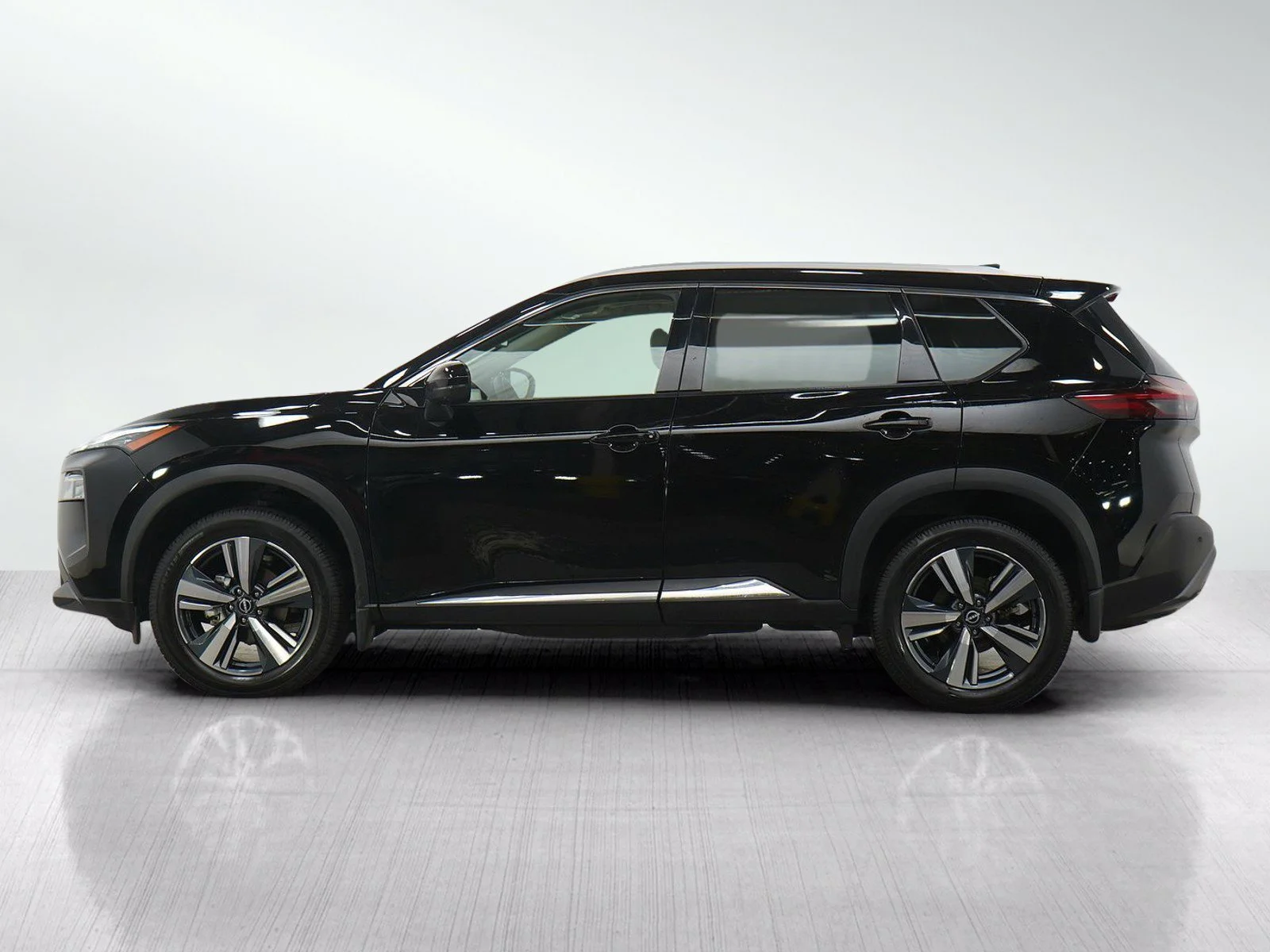 Used 2023 Nissan Rogue SL with VIN JN8BT3CB5PW484256 for sale in Burnsville, Minnesota