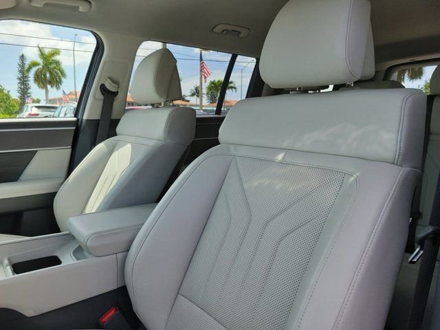 2025 Hyundai Santa Fe SEL - Photo 17