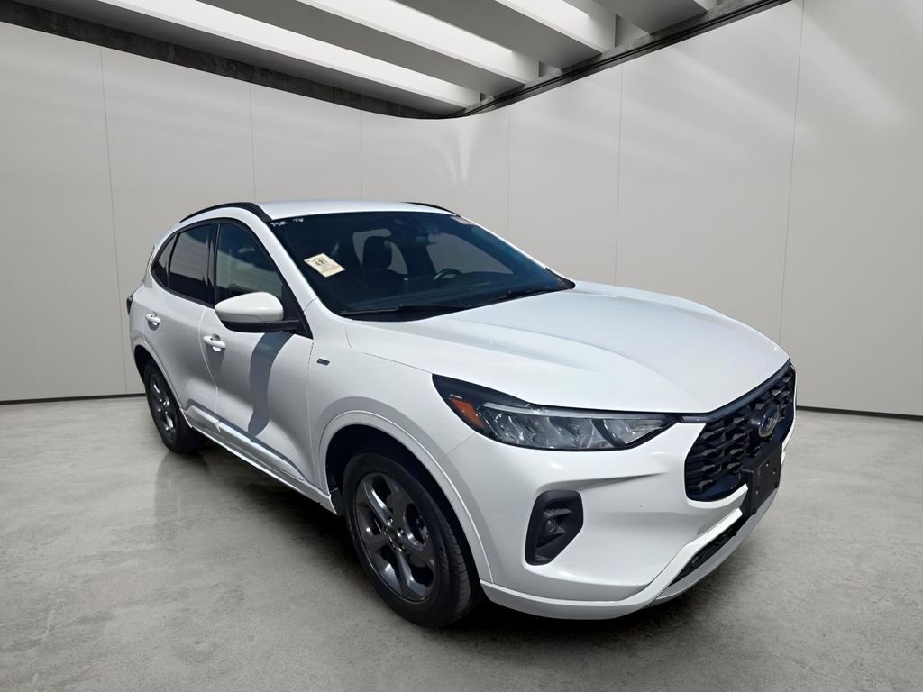 Used 2023 OXFORD WHITE Ford ST-Line Select image 14