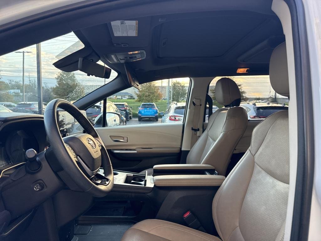 2021 Toyota Sienna Limited photo 4