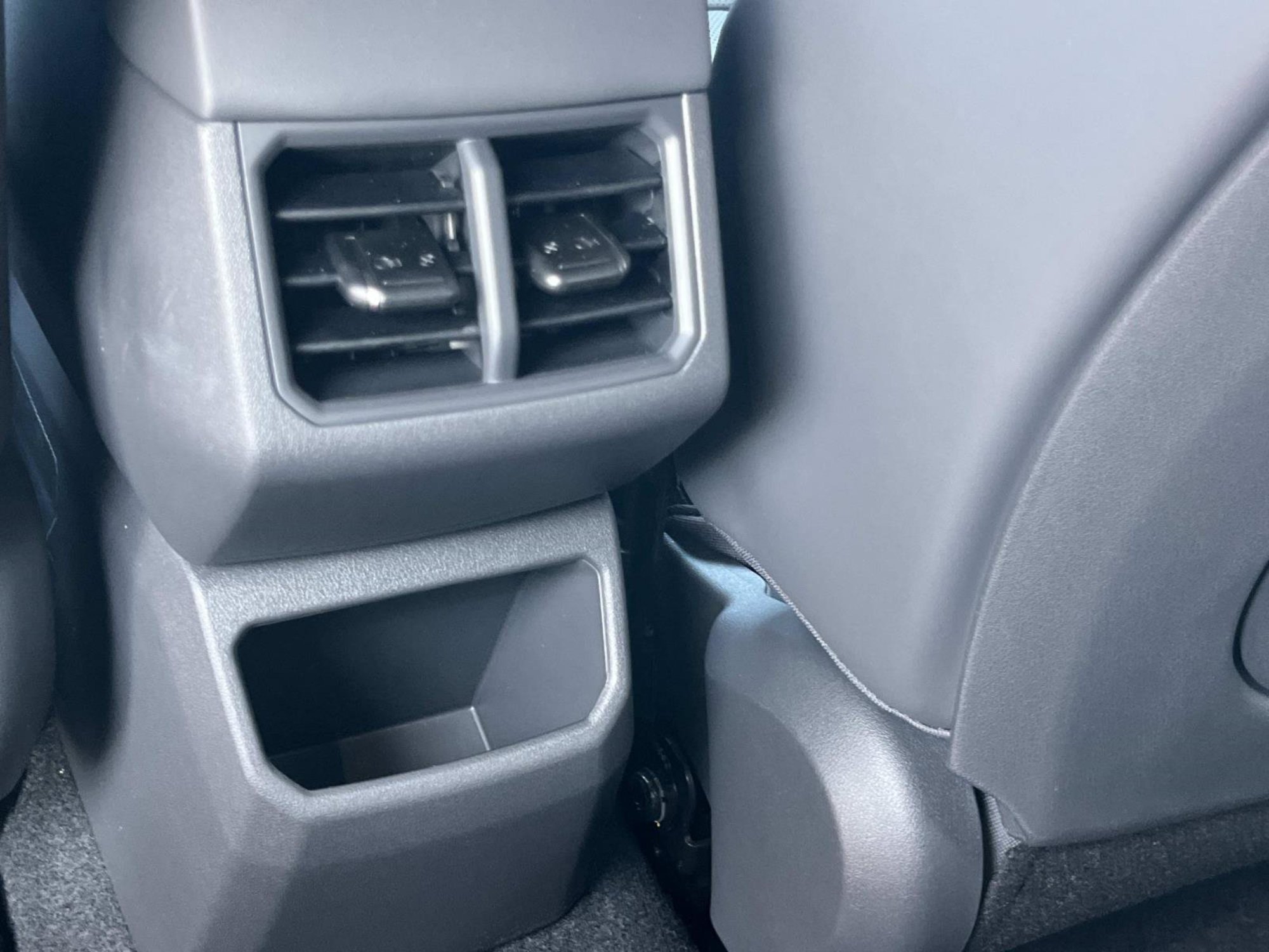 New 2027 Pale Gray Kia X-Line S image 16