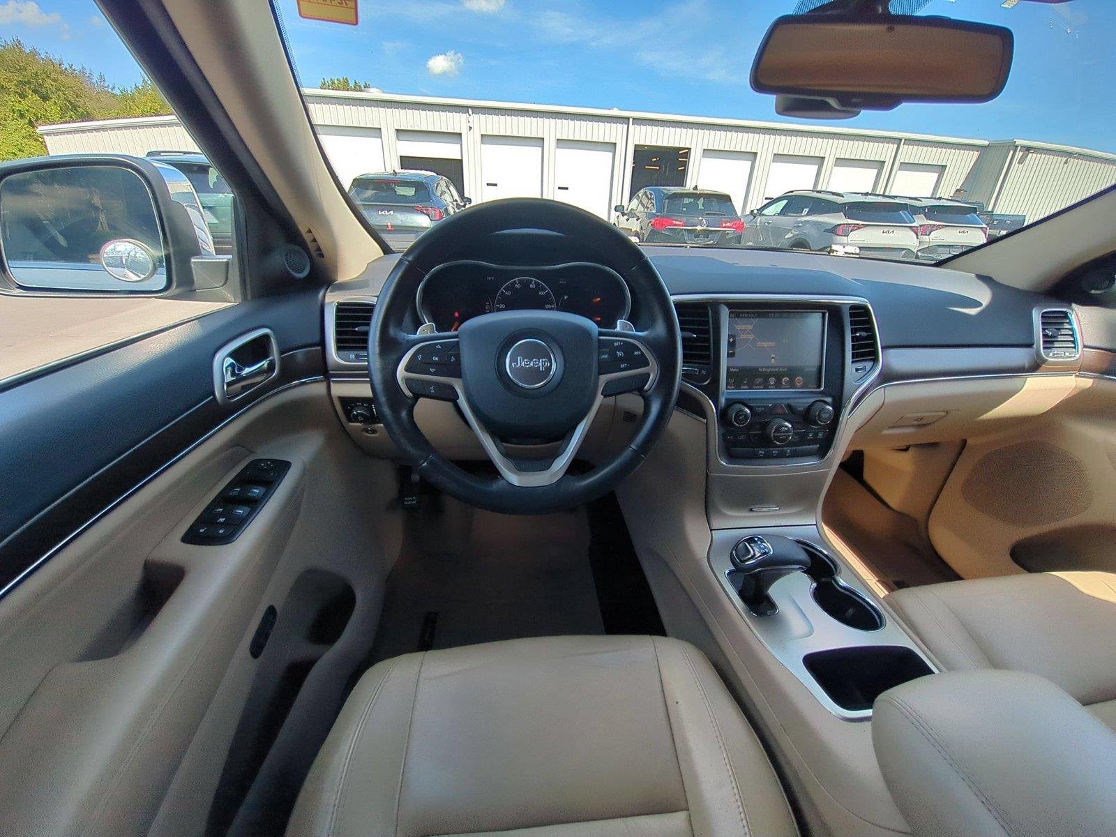 Used 2015 Bright White Clearcoat Jeep Limited image 33