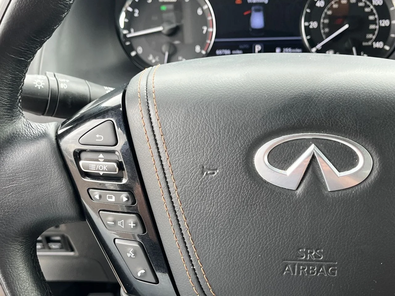 Certified Used 2021 Moonstone White INFINITI Sensory image 19
