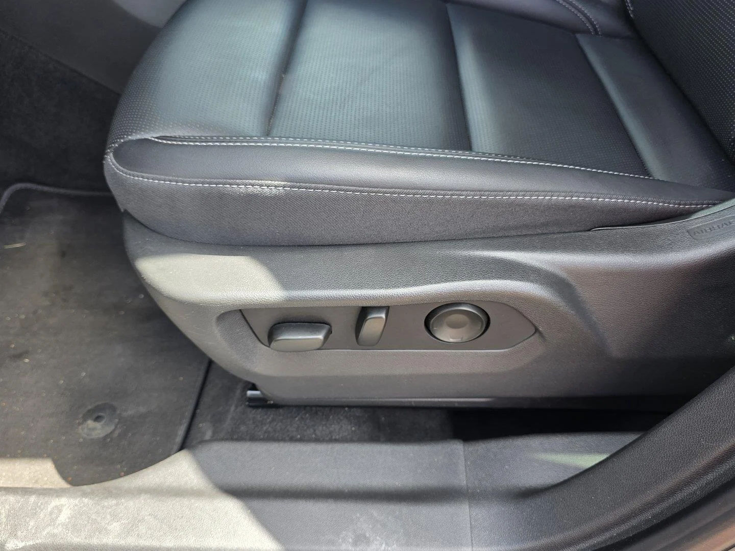 Used 2024 Ebony Twilight Metallic Buick Preferred image 23