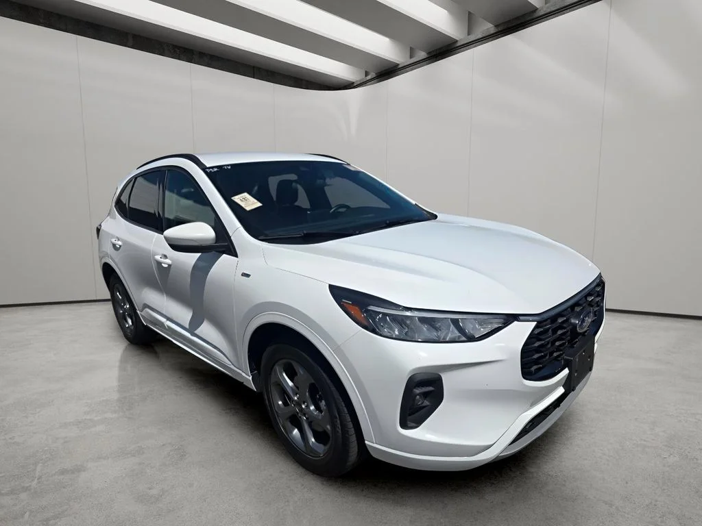 Used 2023 OXFORD WHITE Ford ST-Line Select image 14