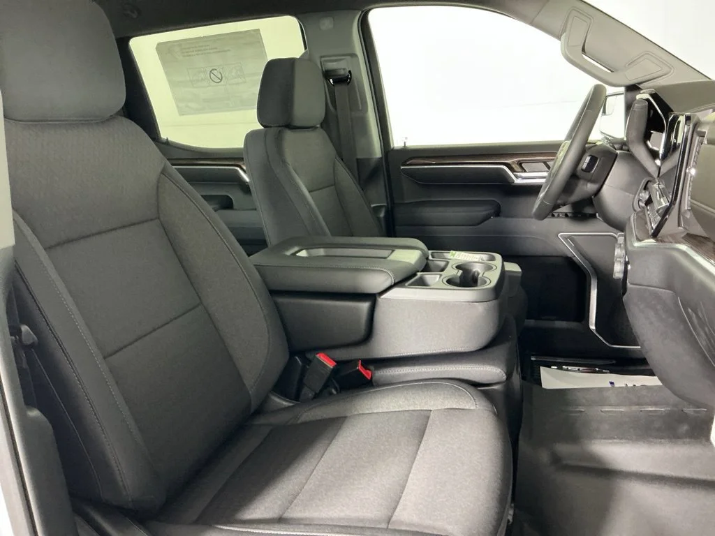 2026 Chevrolet Silverado 1500 LT - Photo 10