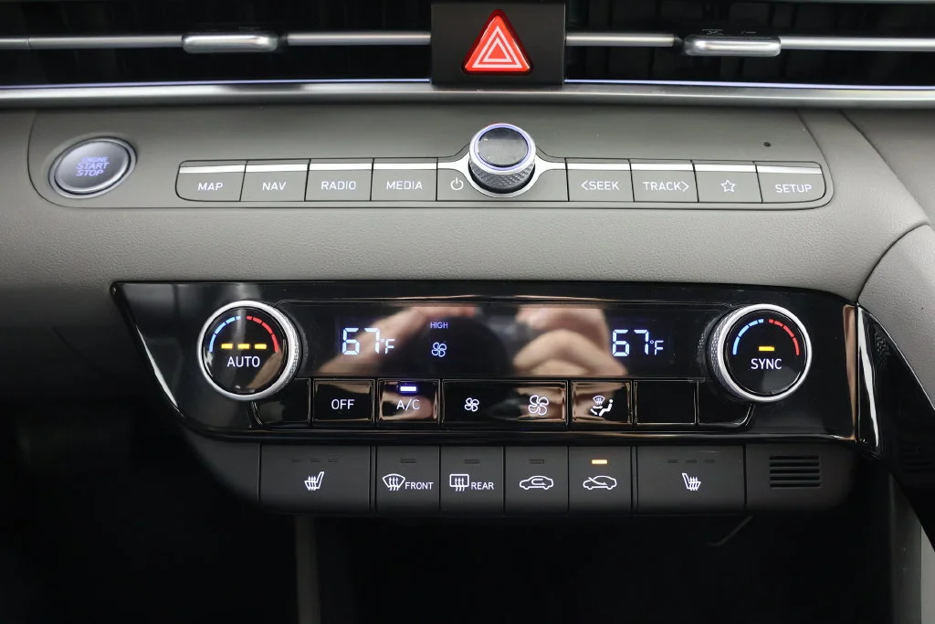 Certified Used 2025 Gray Hyundai SEL Convenience image 15