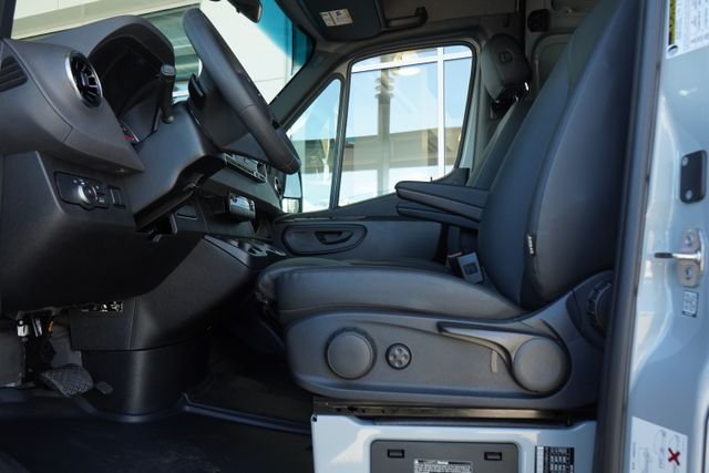 New 2025 Silver+Gray Mercedes-Benz Cargo 144 WB image 28