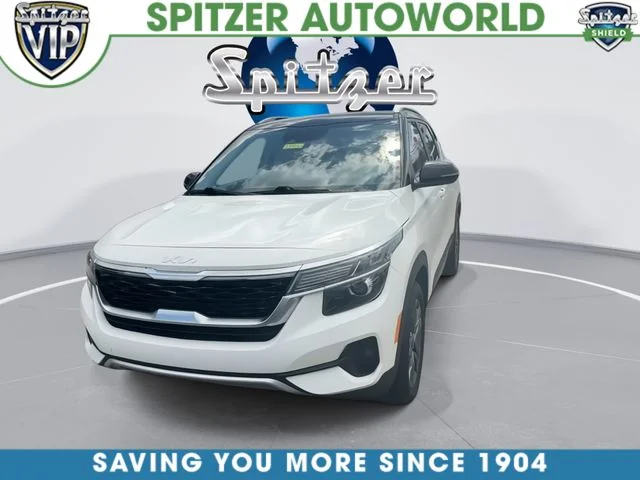 Used 2023 White Kia S image 3
