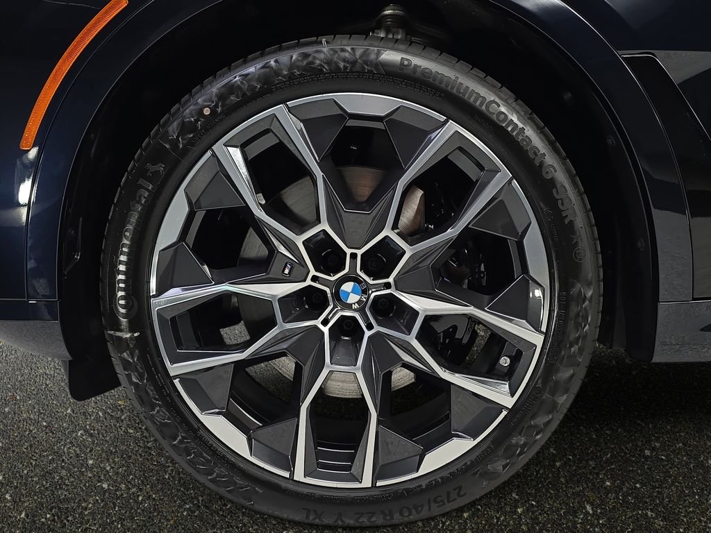 New 2026 Carbon Black Metallic BMW M60i image 33