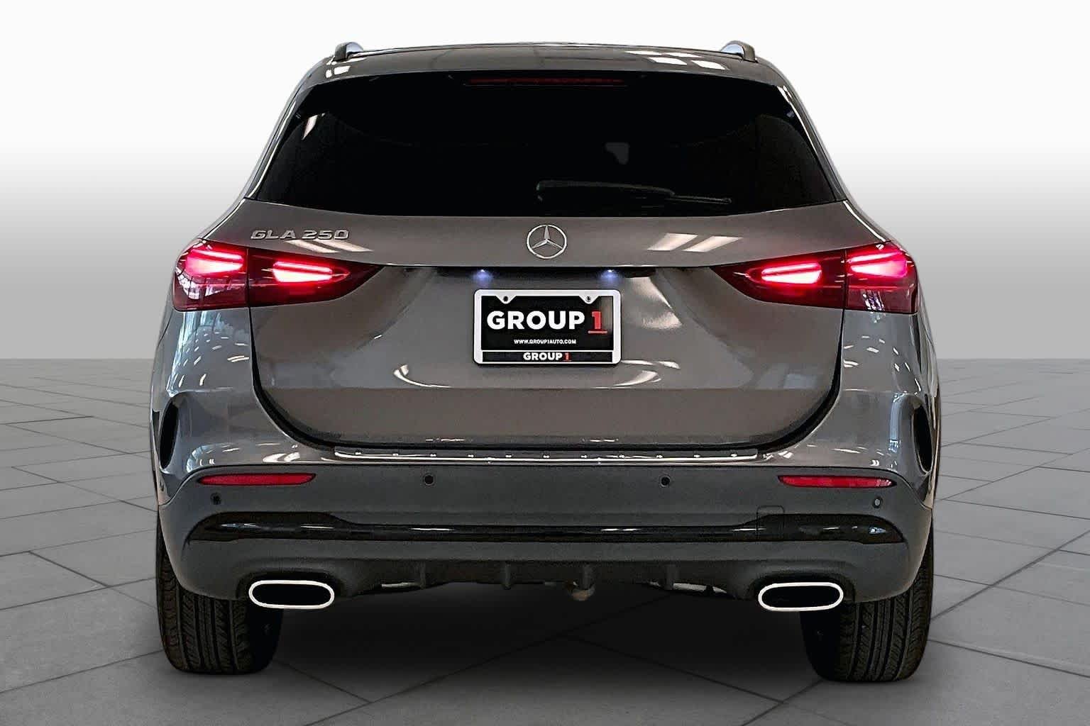 Used 2025 Mountain Grey Metallic Mercedes-Benz GLA 250 image 4