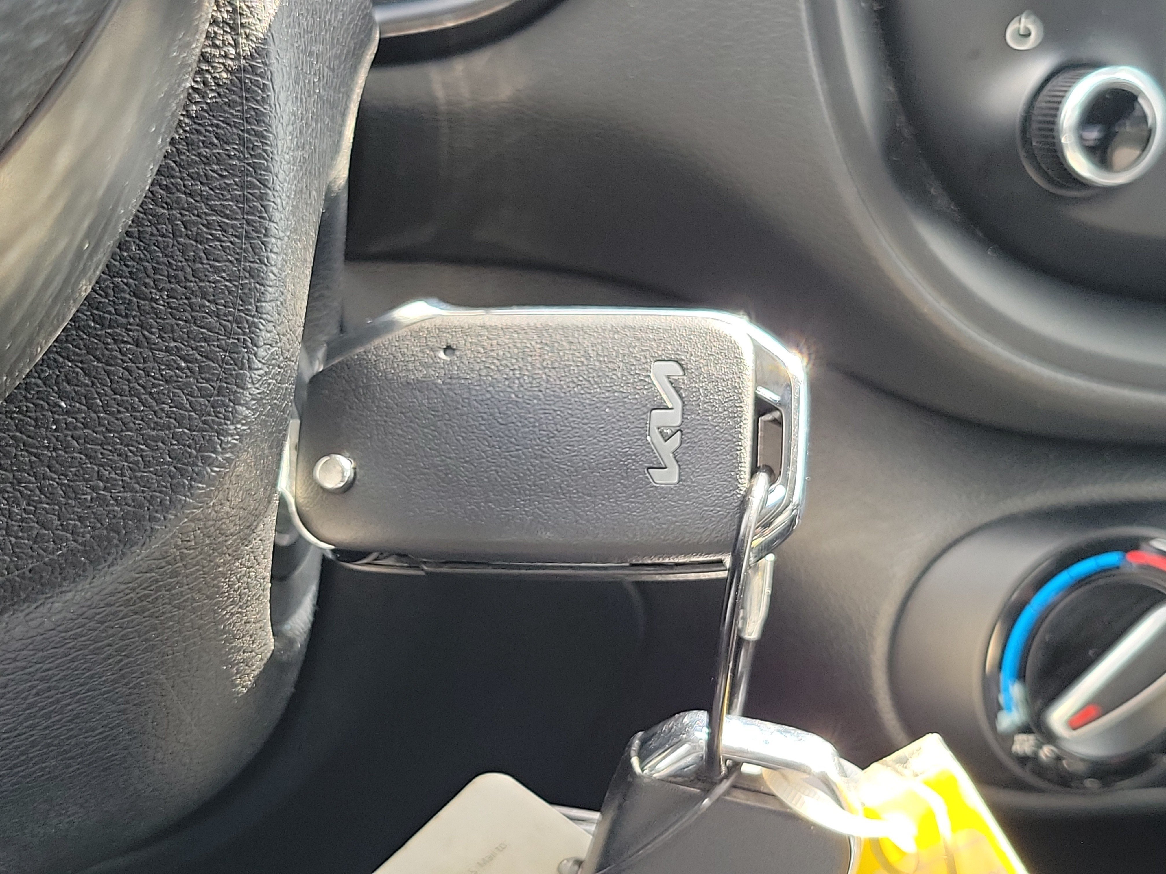 Used 2025 Gray Kia  image 23