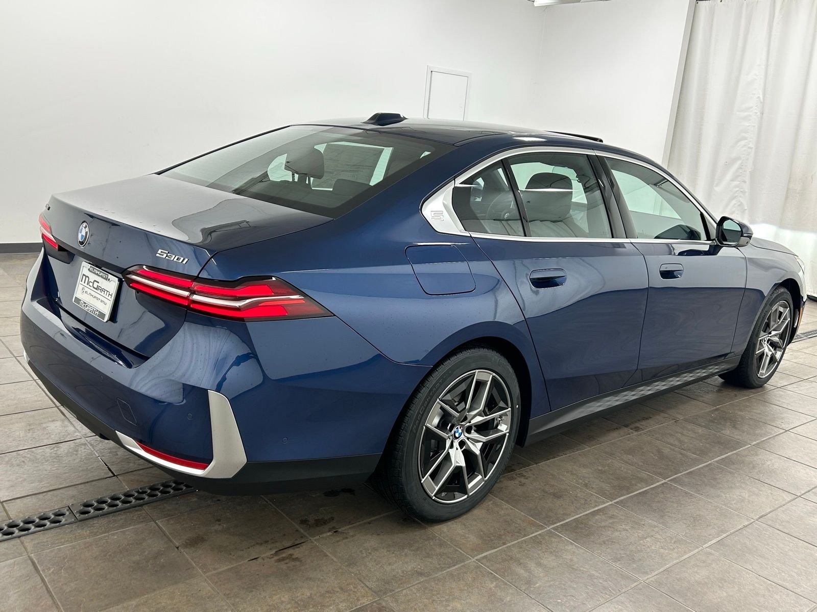 New 2026 Phytonic Blue Metallic BMW 530i xDrive image 5