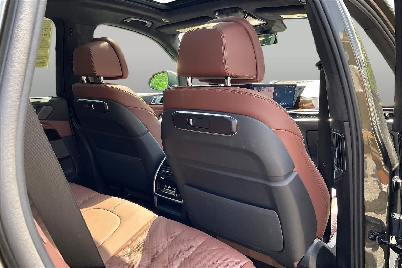 Used 2026 Manhattan Green Metallic BMW xDrive40i image 20