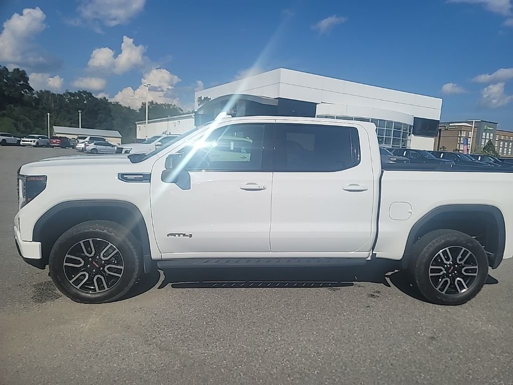 Used 2025 White GMC AT4 image 4