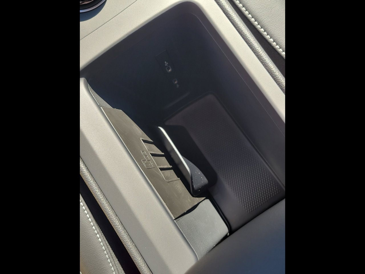 New 2026 Pure White Volkswagen SE image 25