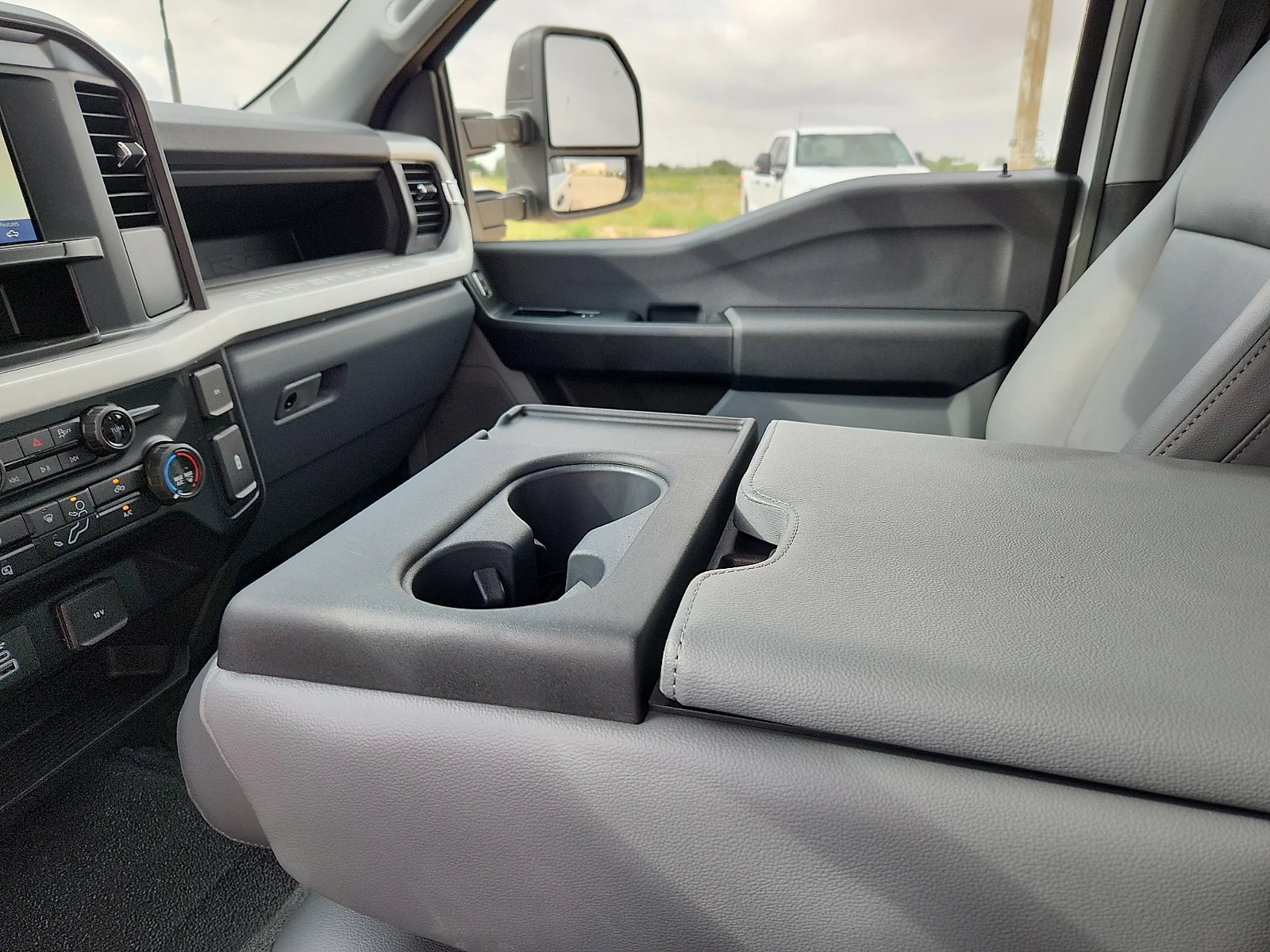 New 2026 Oxford White Ford F-250® XL image 25
