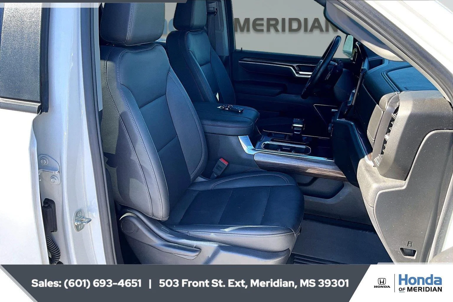 Used 2025 Summit White Chevrolet RST image 6