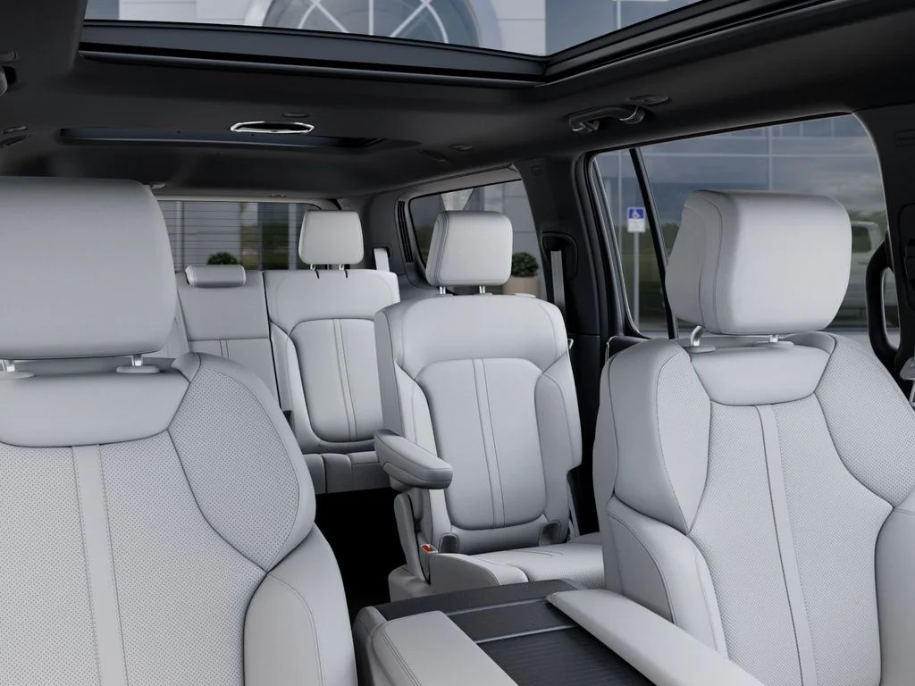 New 2026 Bright White Clear-Coat Exterior Paint Jeep Limited Altitude image 25