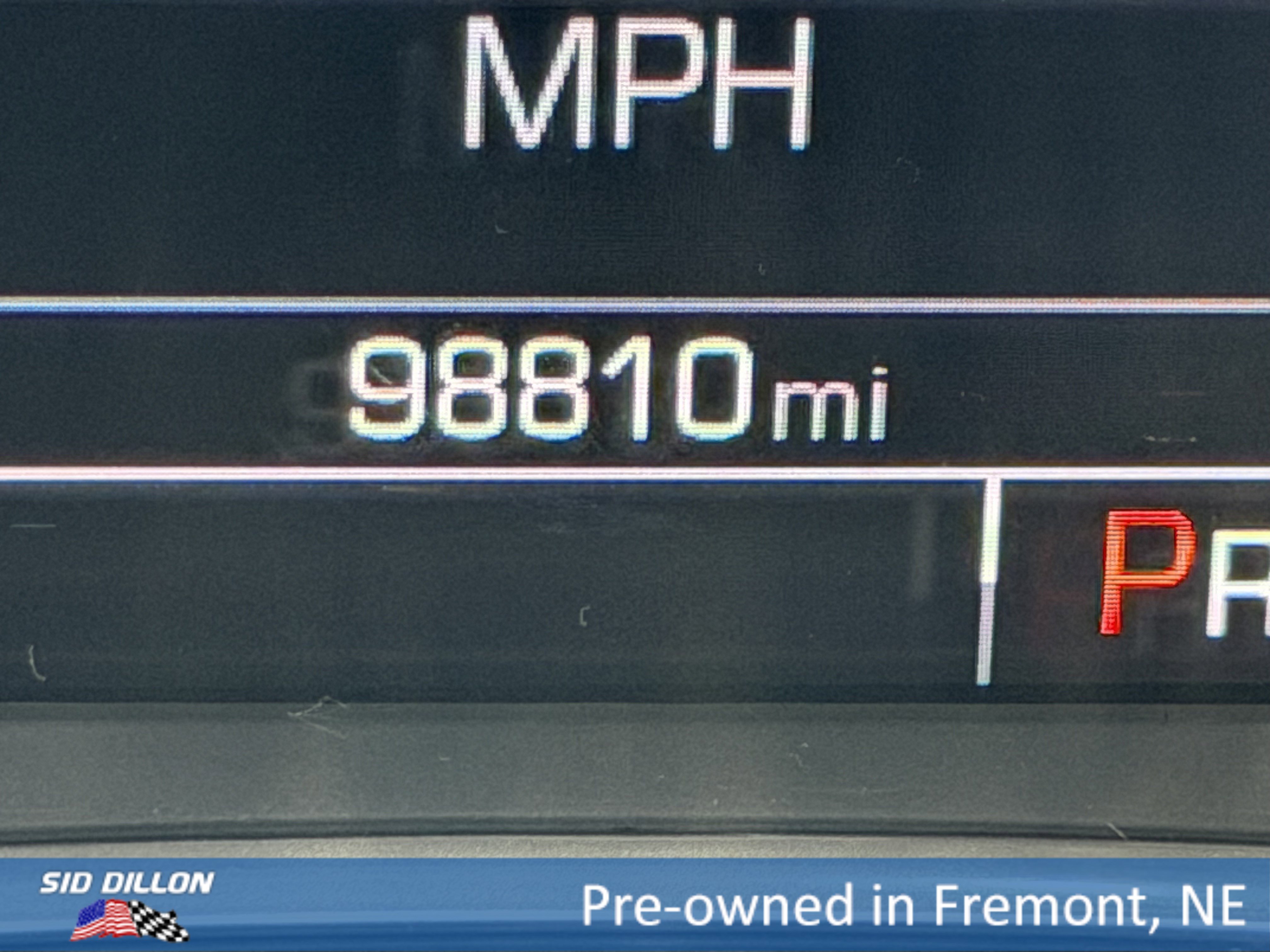 Used 2018 Iridium Metallic GMC SLE image 15