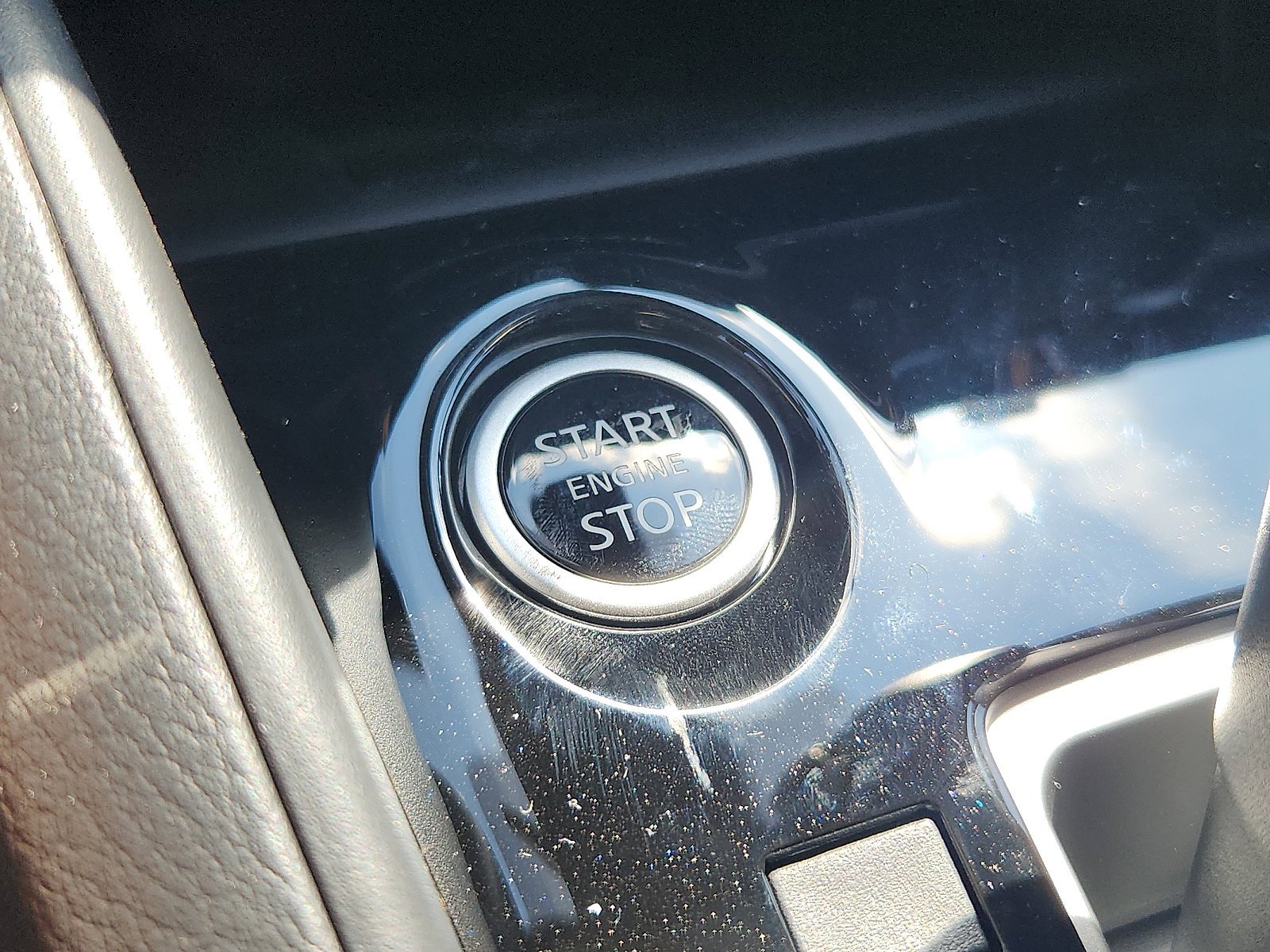 2025 Nissan Versa Sedan SV - Photo 14