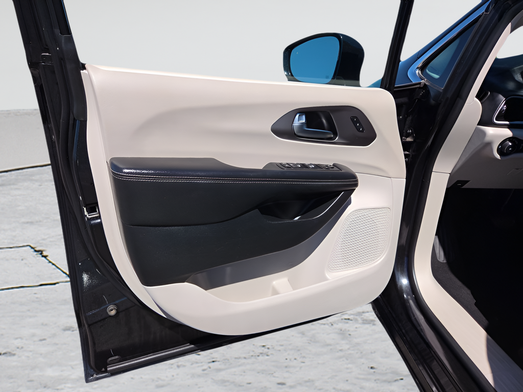 2022 Chrysler Pacifica Touring L - Photo 9