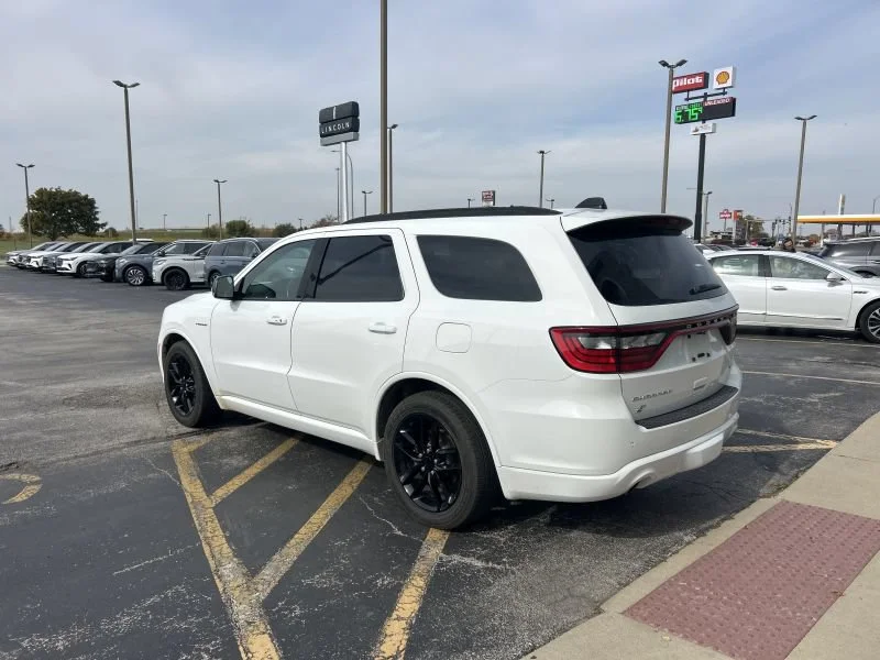 Used 2025 White Knuckle Clearcoat Dodge R/T Plus image 3