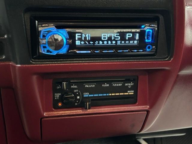 Used 1993 Red Ford  image 15