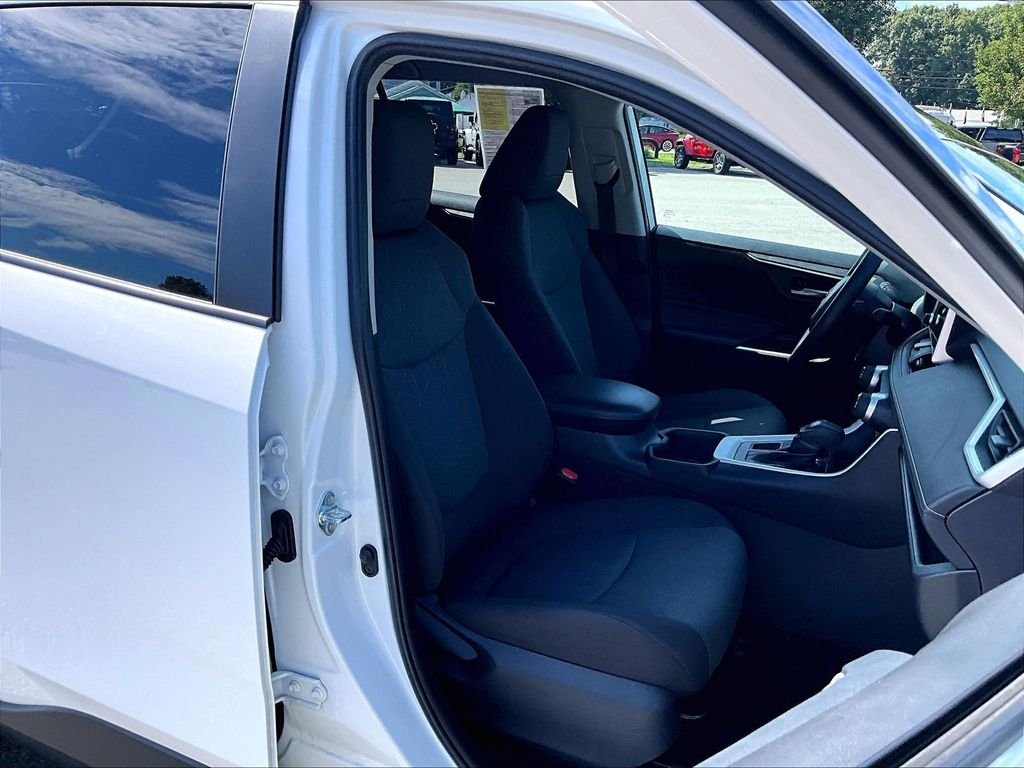 Used 2025 White Toyota XLE image 11