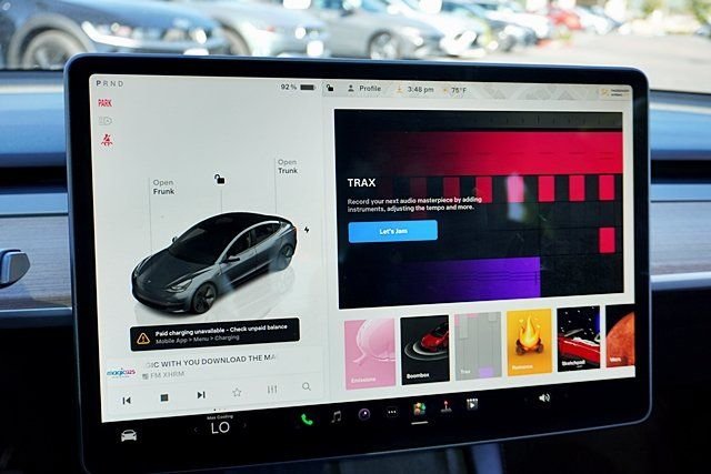 Used 2023  Tesla Base image 30