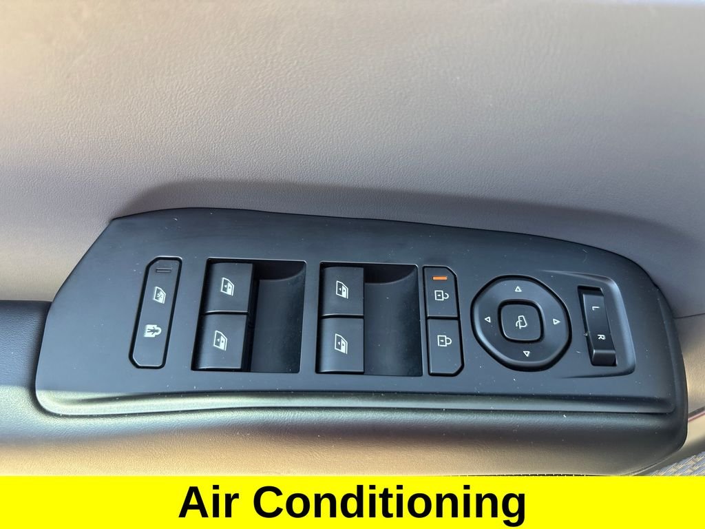 Used 2024 Ivory Kia GT-Line image 15