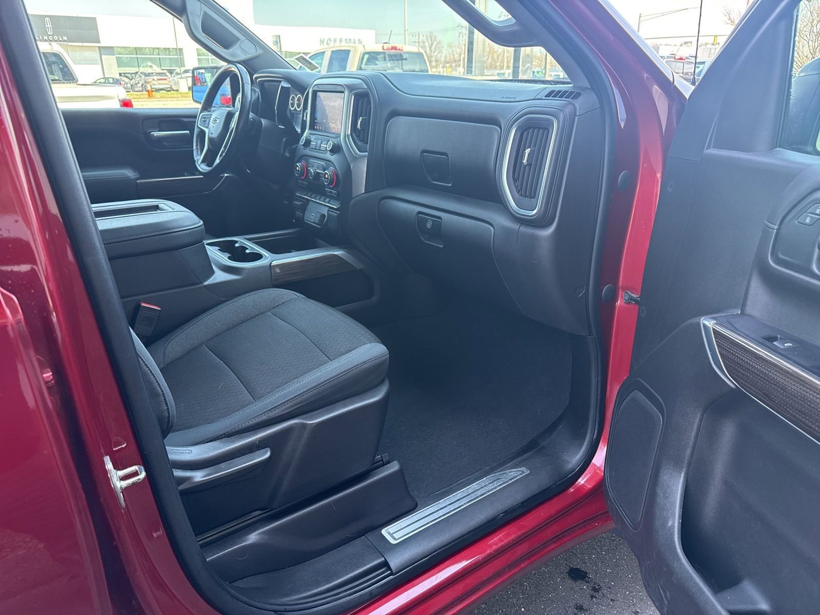 Used 2019 CAJUN RED TINTCOAT Chevrolet RST image 29