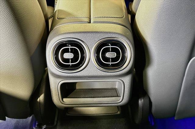 New 2026 Polar White Mercedes-Benz GLC 300 image 51