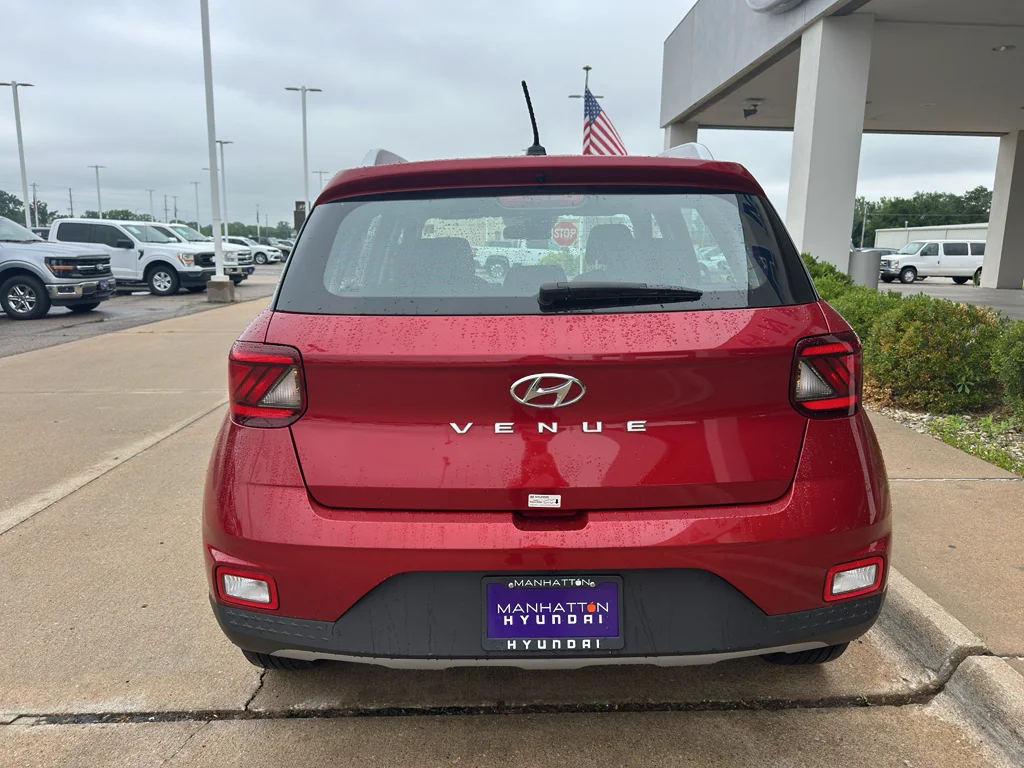 Used 2025 Ultimate Red Hyundai SEL image 9