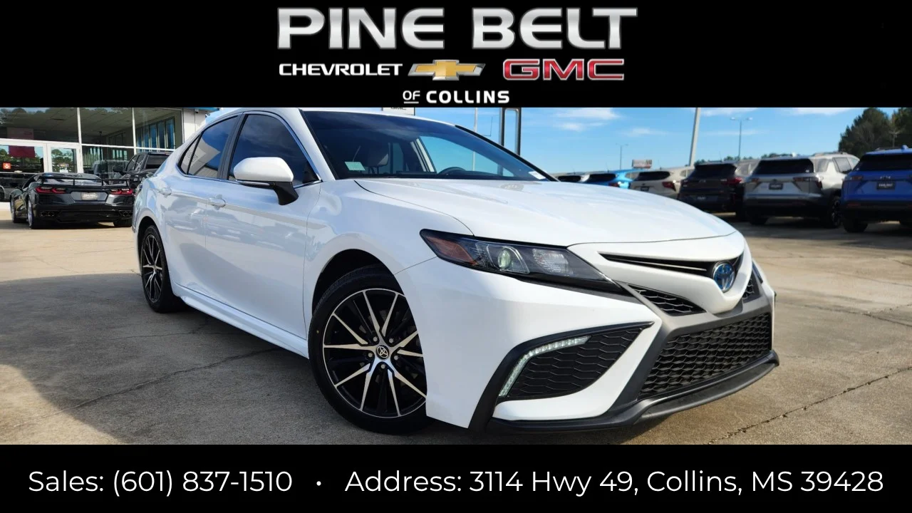 Used 2024  Toyota Hybrid SE image 1