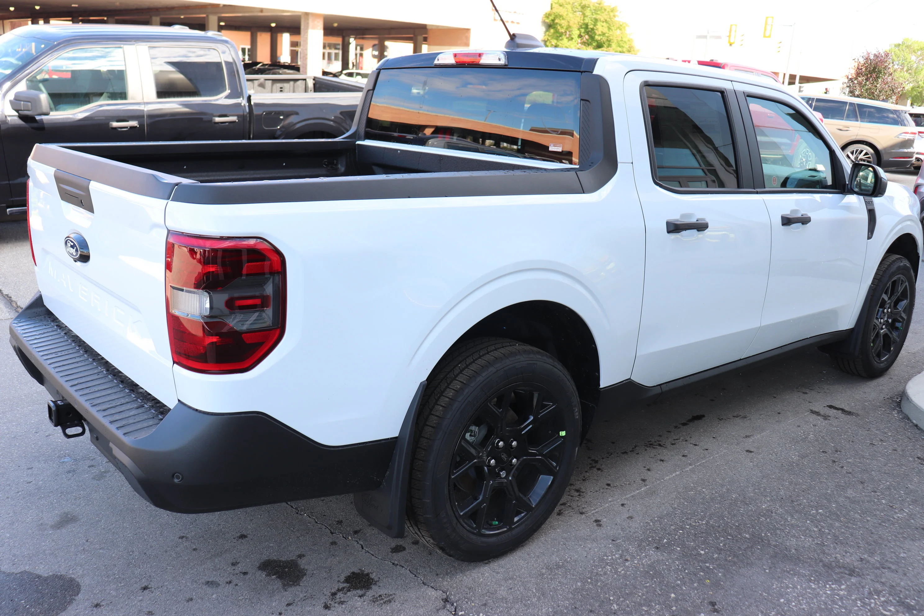 New 2026 OXFORD WHITE Ford XLT image 5