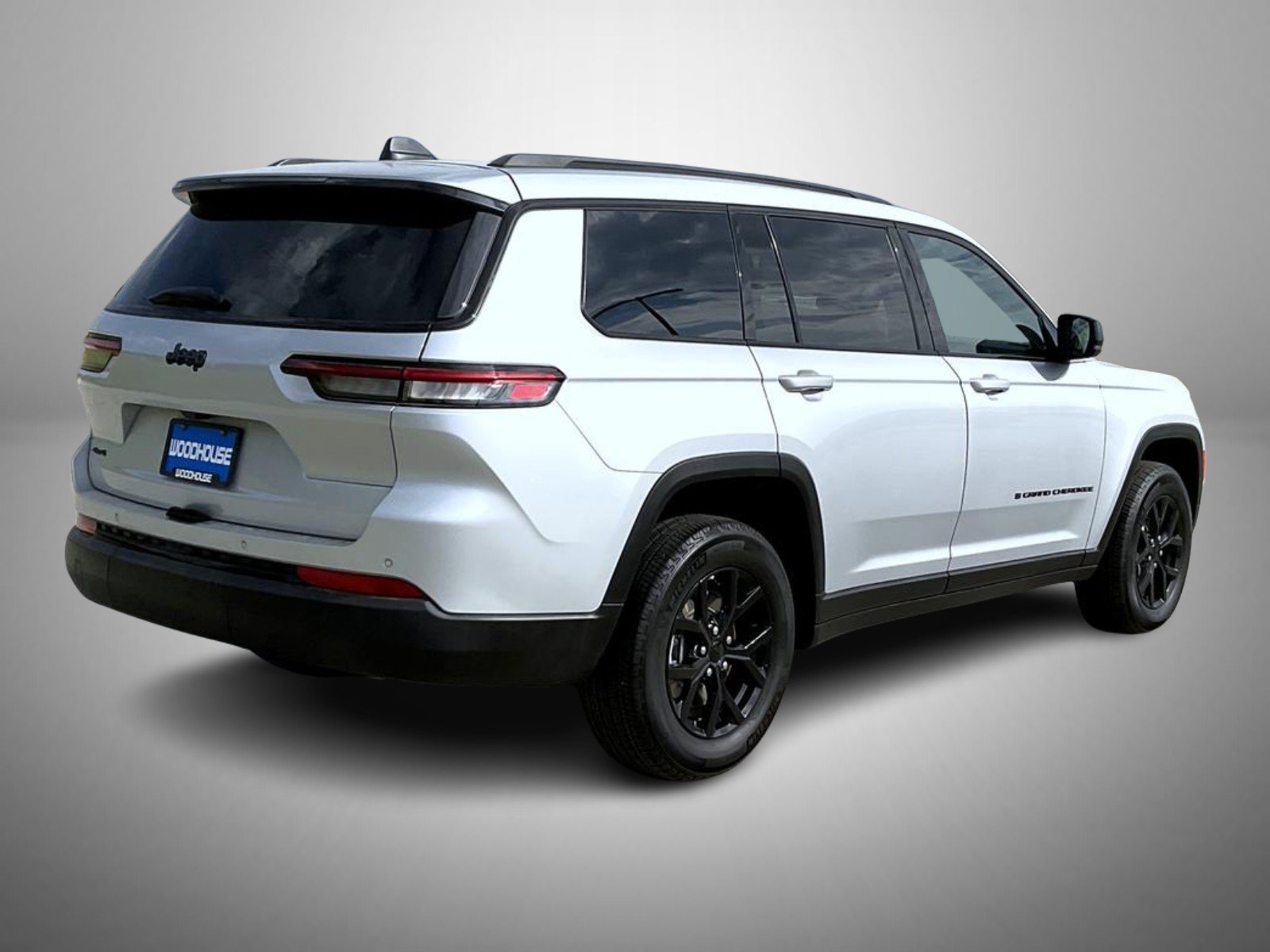 Used 2025 Silver Jeep Altitude X image 5