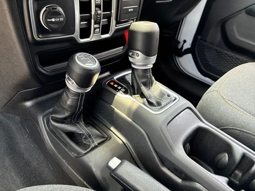 Used 2025 White Jeep Sahara image 15