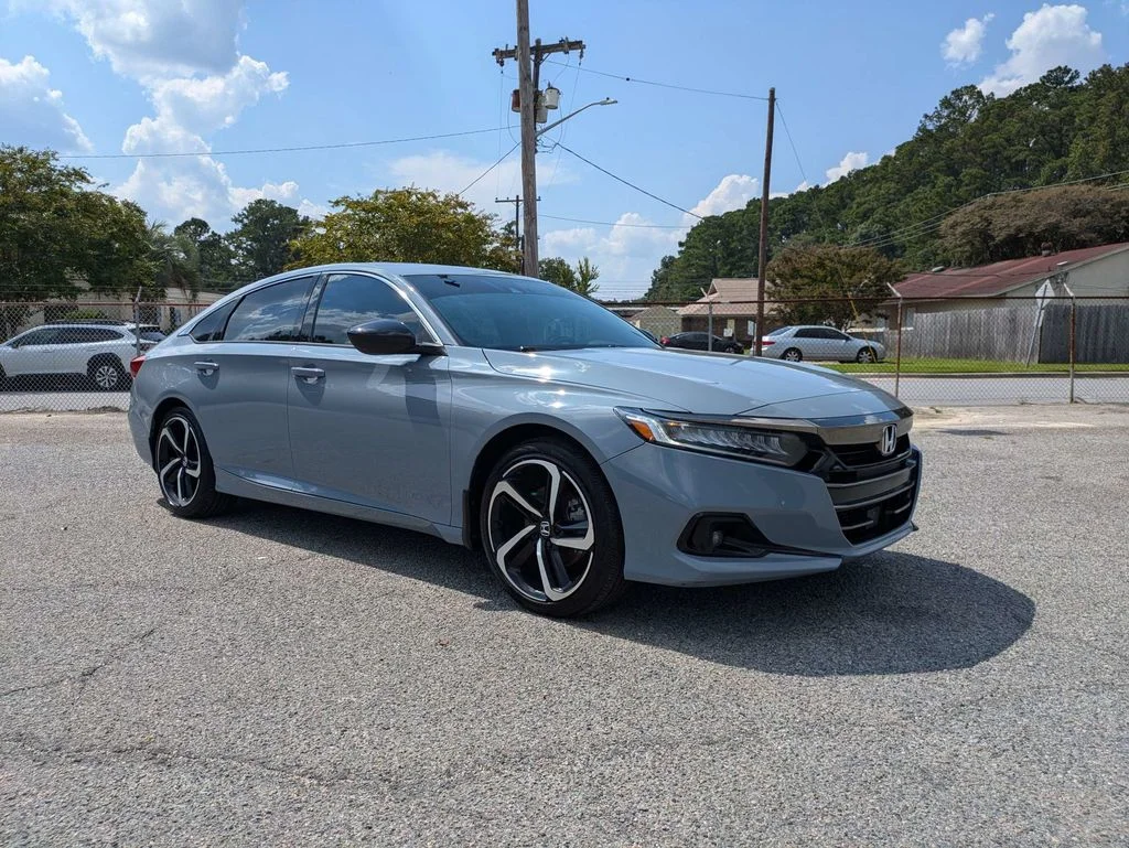 Used 2022  Honda Sport 2.0T image 2