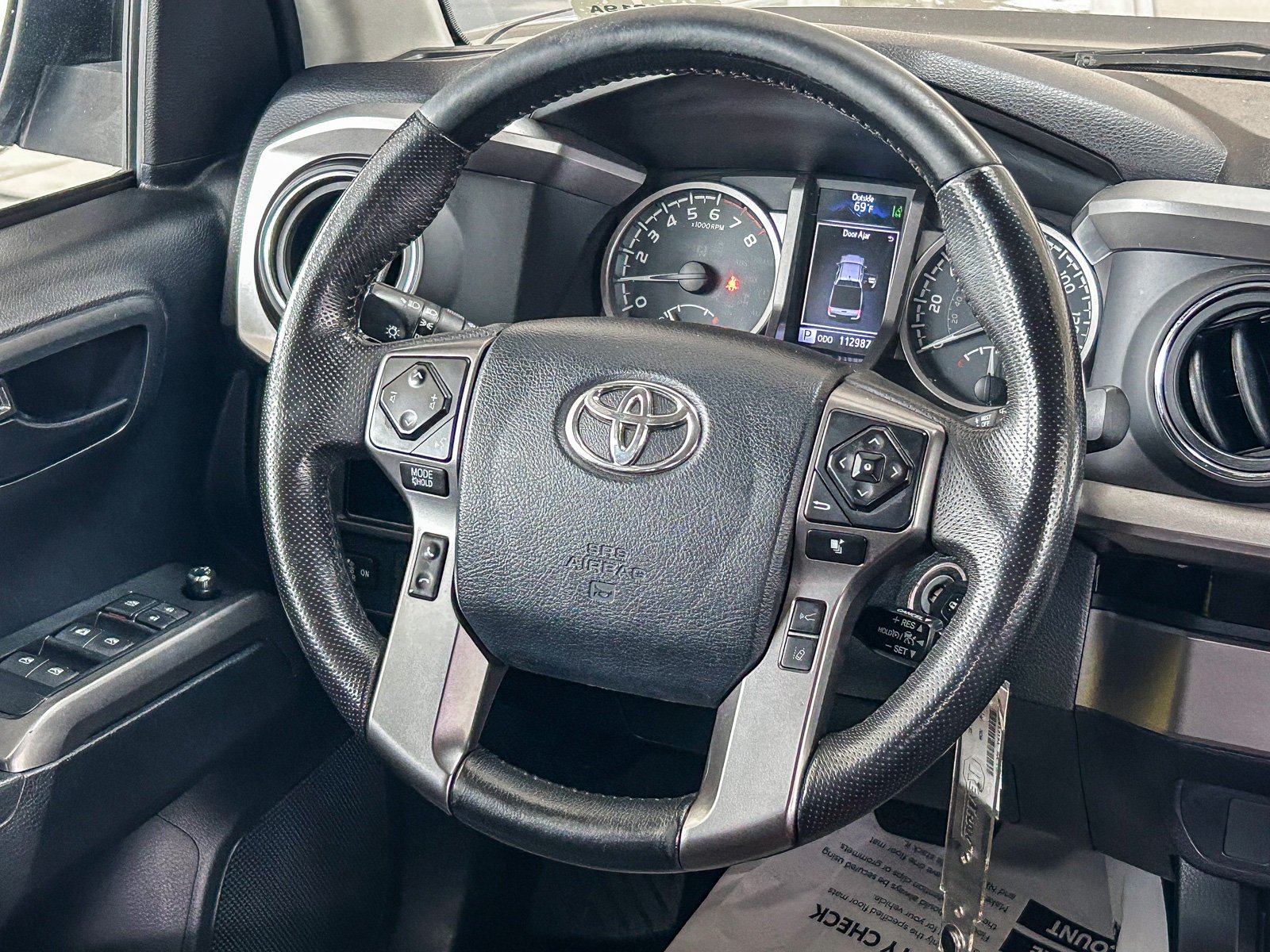 Used 2018 MAGNETIC GRAY MET TOYOTA TRUCK SR5 image 15