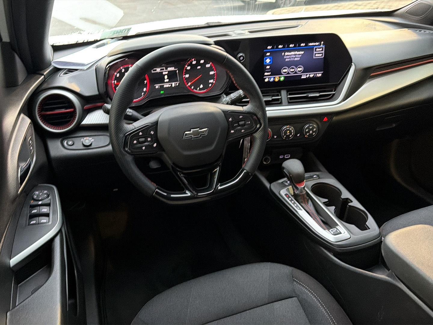 Used 2025 Summit White Chevrolet 1RS image 18
